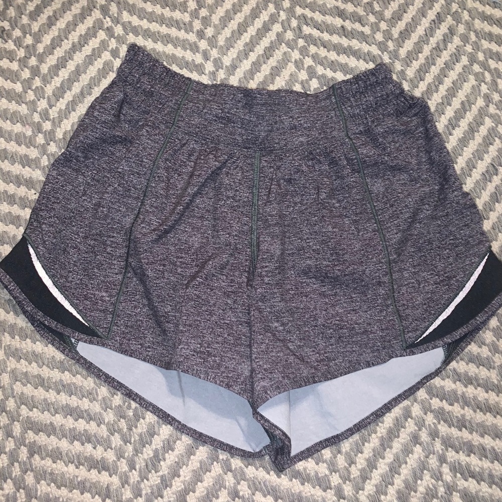 RARE Lululemon Hottie hot shorts🍋